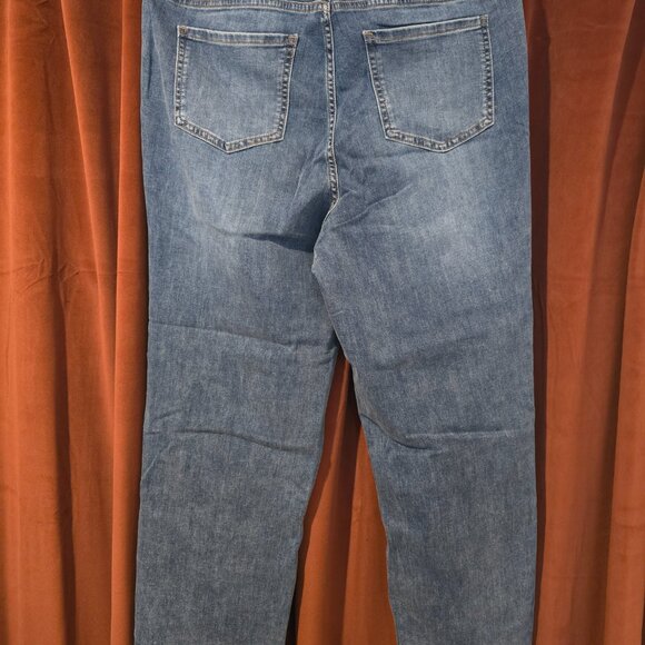 Universal Standard Pull On Stretch Waist Jeans - Picture 2 of 5